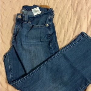 Levi cropped  jean